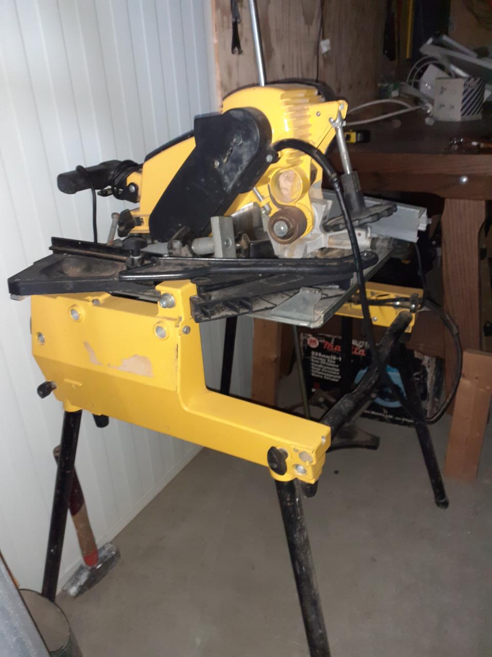 Zaagmachine Dewalt DW 742