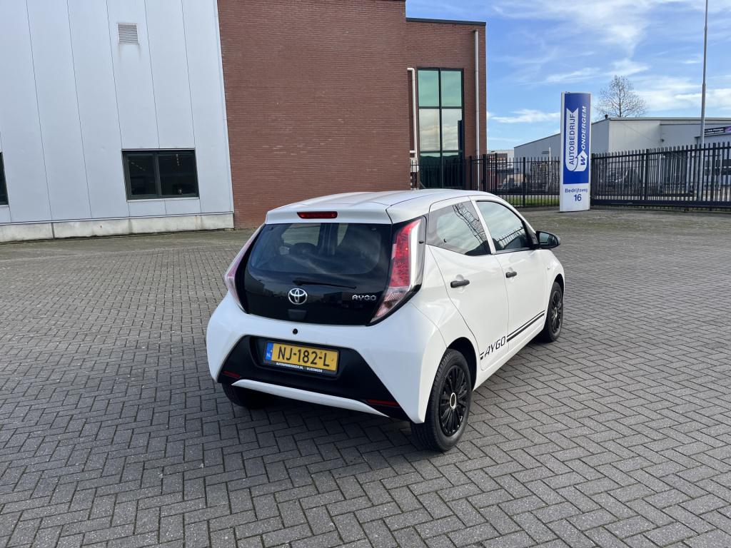 Toyota Aygo 1.0 vvt-i x-now