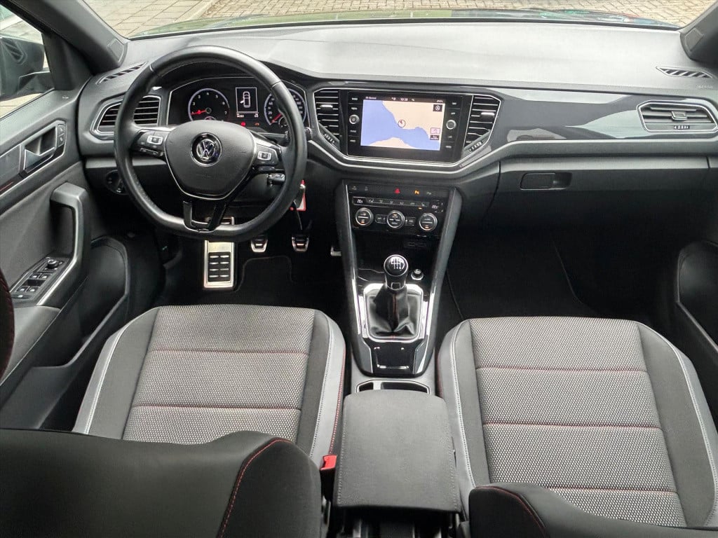 Volkswagen T-roc 1.5 tsi 150pk t-roc sport| dode hoek|trekhaak afn|stuur-st