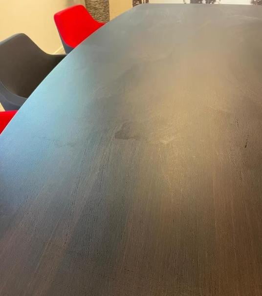 Vergadertafel en stoelen