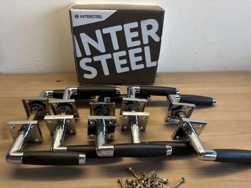 Intersteel deurbeslag type klassiek  Alles in 1 koop.