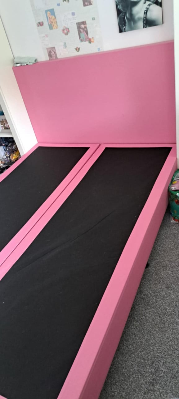 BOXSPRING ROZE 140X200 CM MET MATRAS OF ZONDER MATRAS.