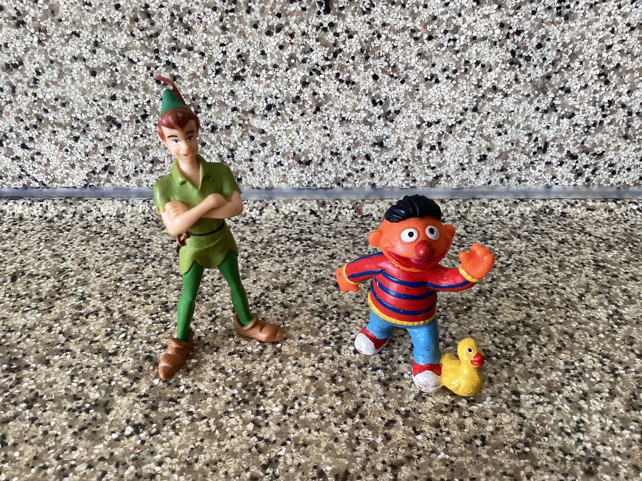 Heel veel verschillende rubber figuurtjes.