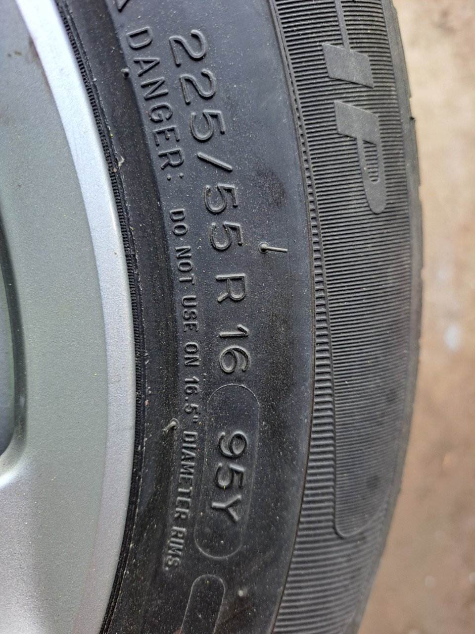 4 ALLUMINIUM AUDI VELGEN MET BANDEN