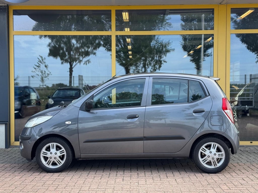 Hyundai I 10 1.1 active orange b.