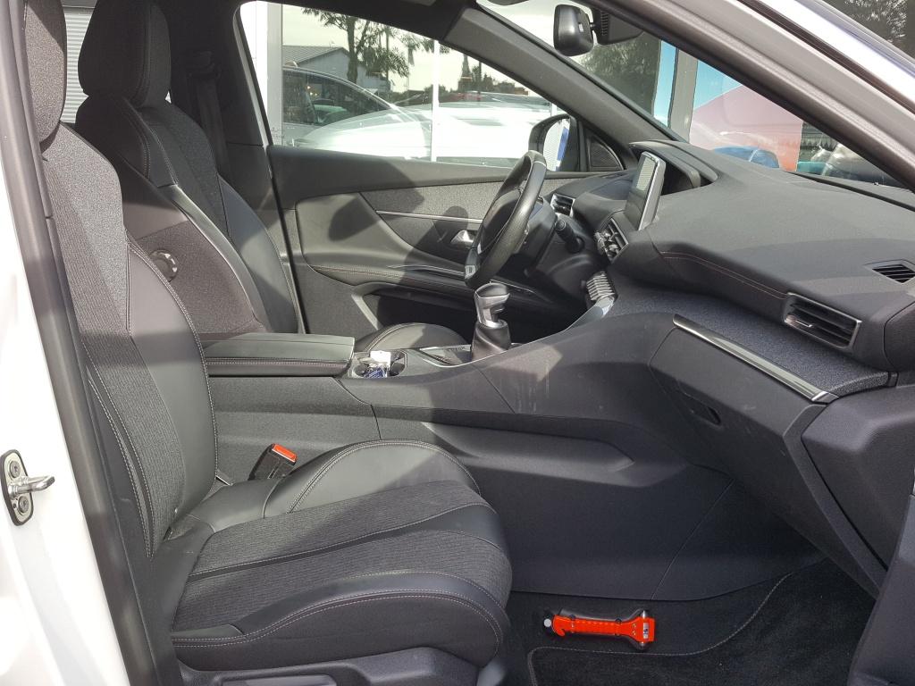 Peugeot 3008 1.2 puretech 130pk s&s gt-line trekhaak afneembaar | apple car