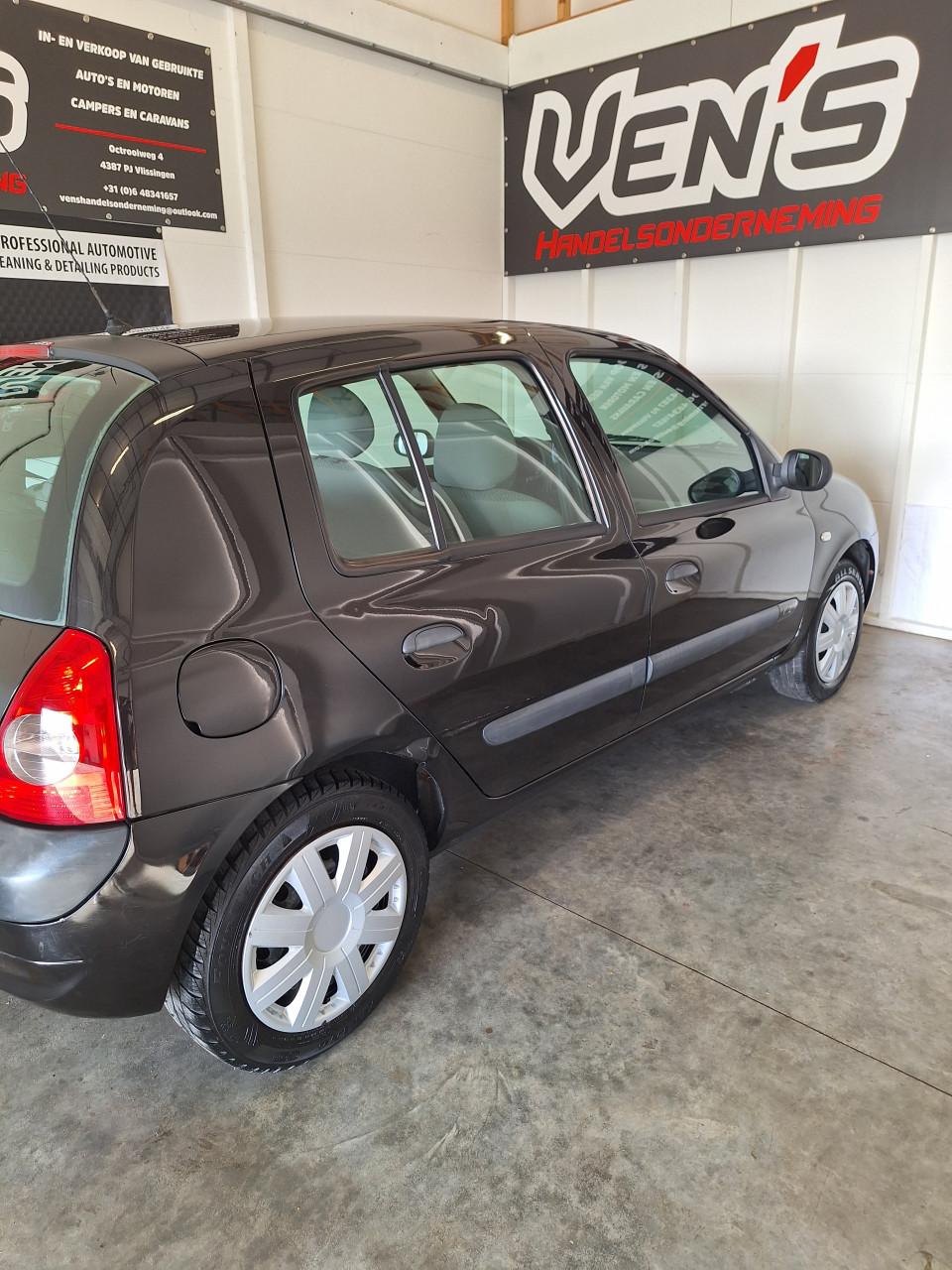 Te koop Renault Clio 1.2 16v Team Spirit!!!