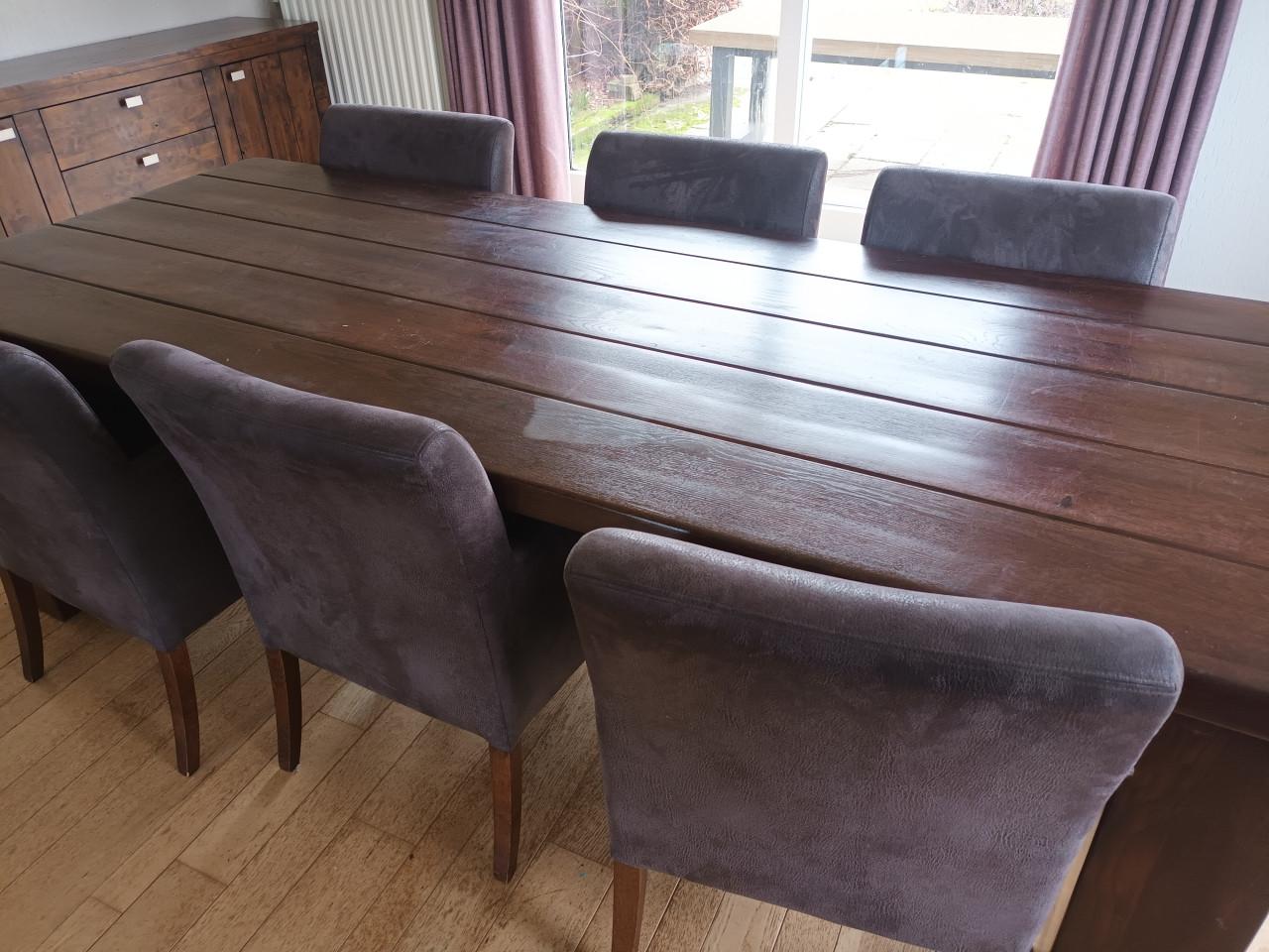 Eettafel, salontafel, eetkamer stoelen, dressoir