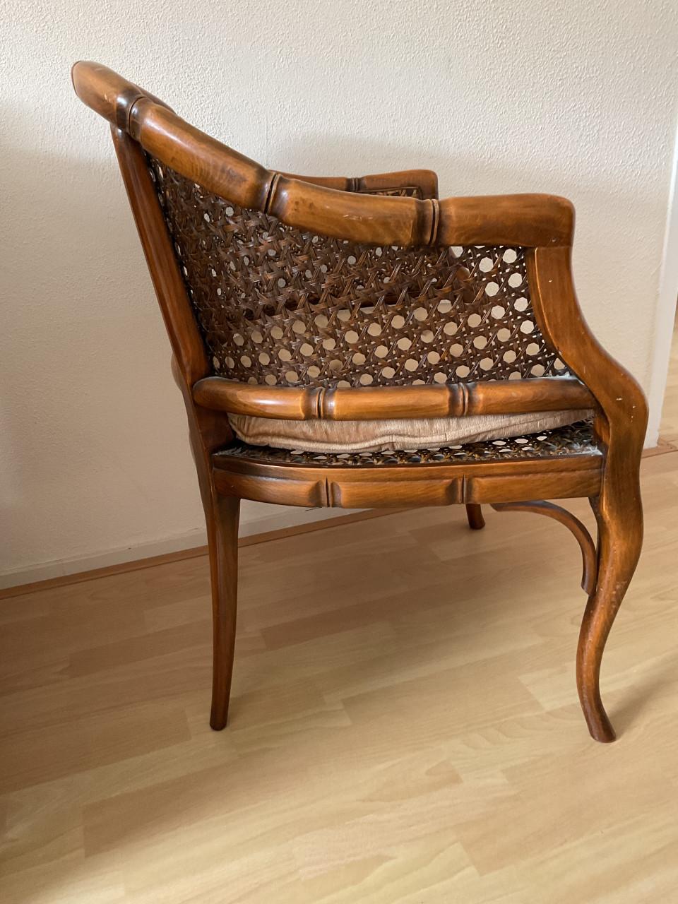 Vintage houten stoel met riet