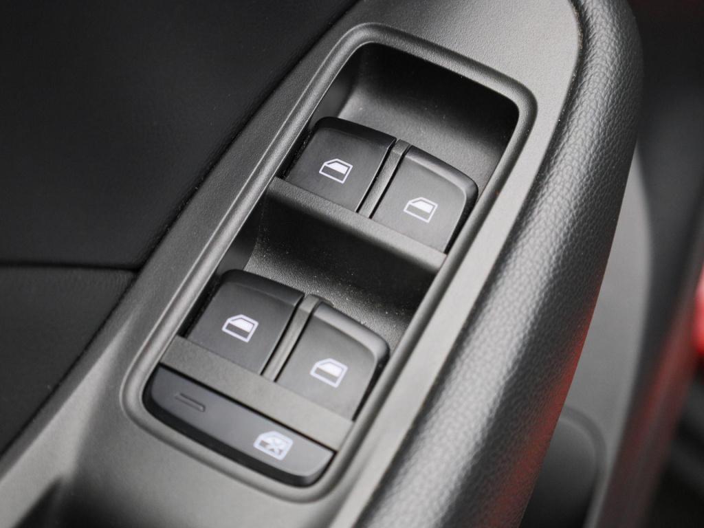 MG Zs Ev mg luxury 45 kwh | automaat | panoramadak | leder | navigatie | ai