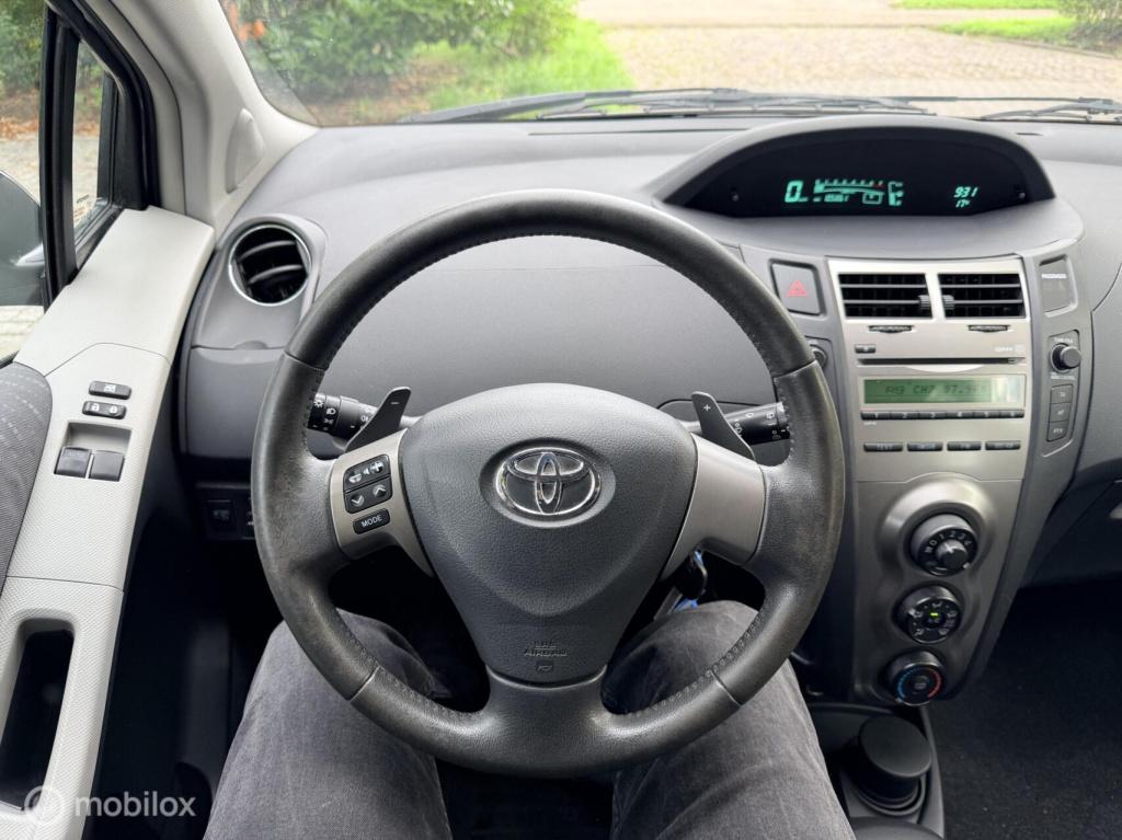 Toyota Yaris 1.3 vvti aspiration | automaat | hoge zit | airco