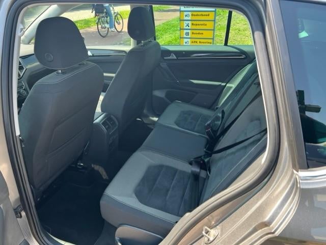 Volkswagen Golf Sportsvan 1.4 tsi highline automaat massage pdc trekhaak