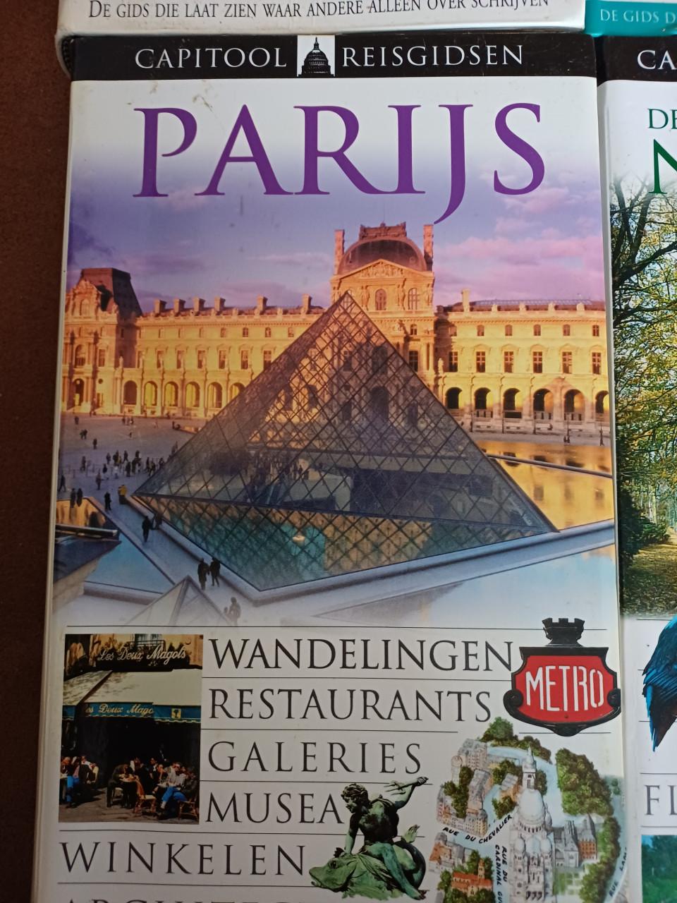 Capitool reisgidsen 4 keer