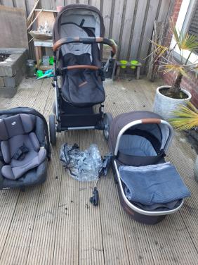 Complete set Mutsy Traveller +Joie autostoel