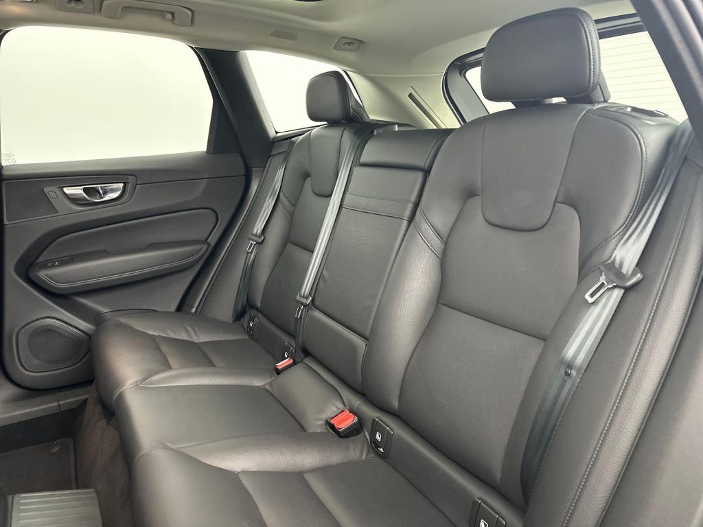 Volvo XC60 t6 340pk recharge r-design| trekhaak| pano| camera| adap.cruise