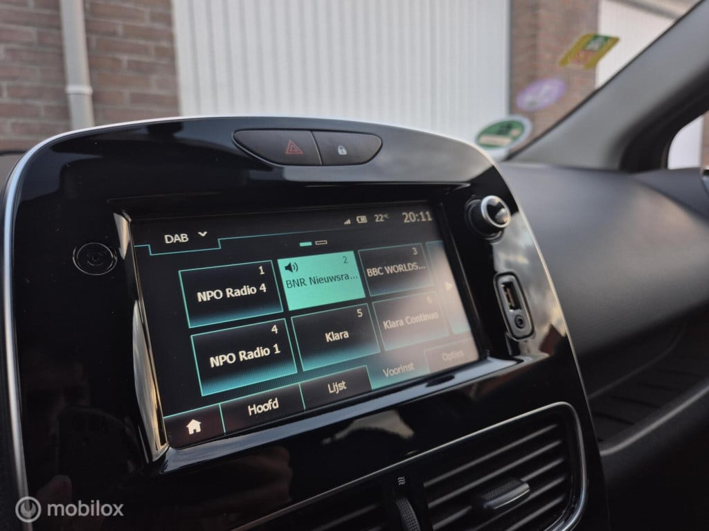 Renault Clio 0.9 tce zen / 1e eigenaar / dealeronderhouden / trekhaak / air