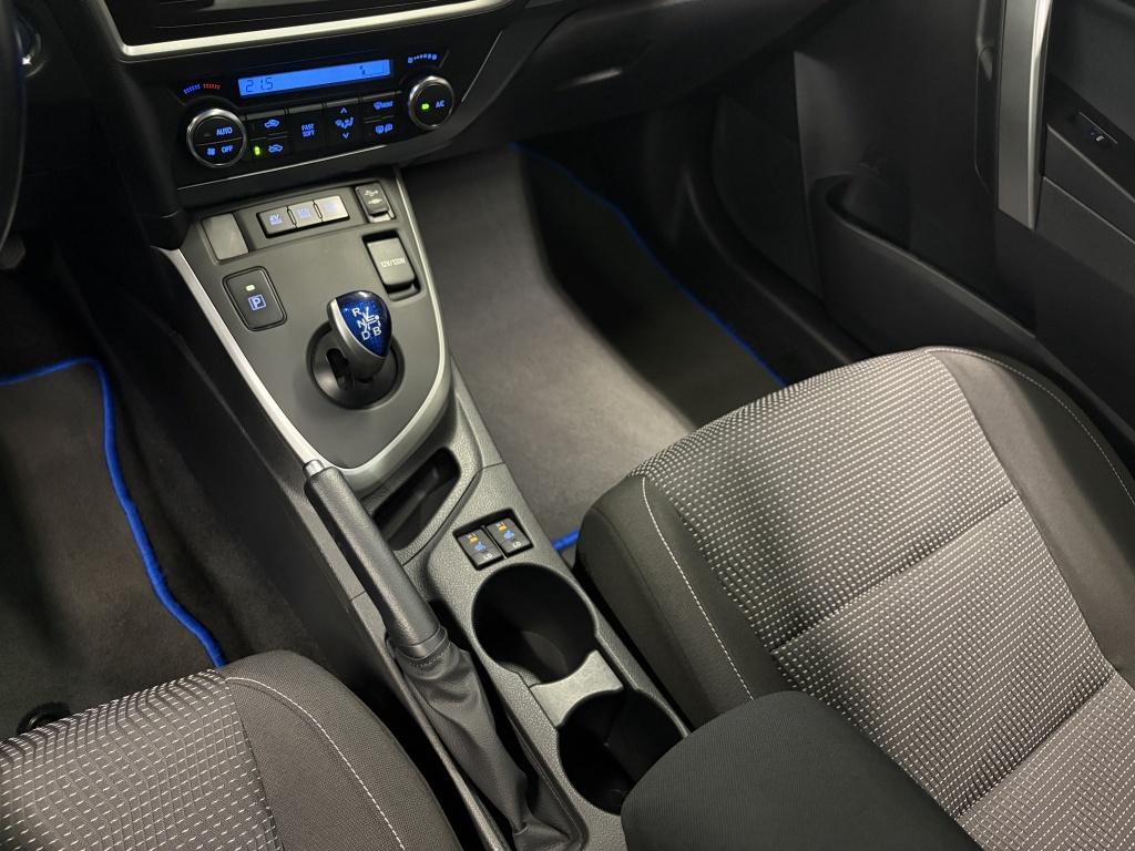 Toyota Auris touring sports 1.8 hybrid lease+