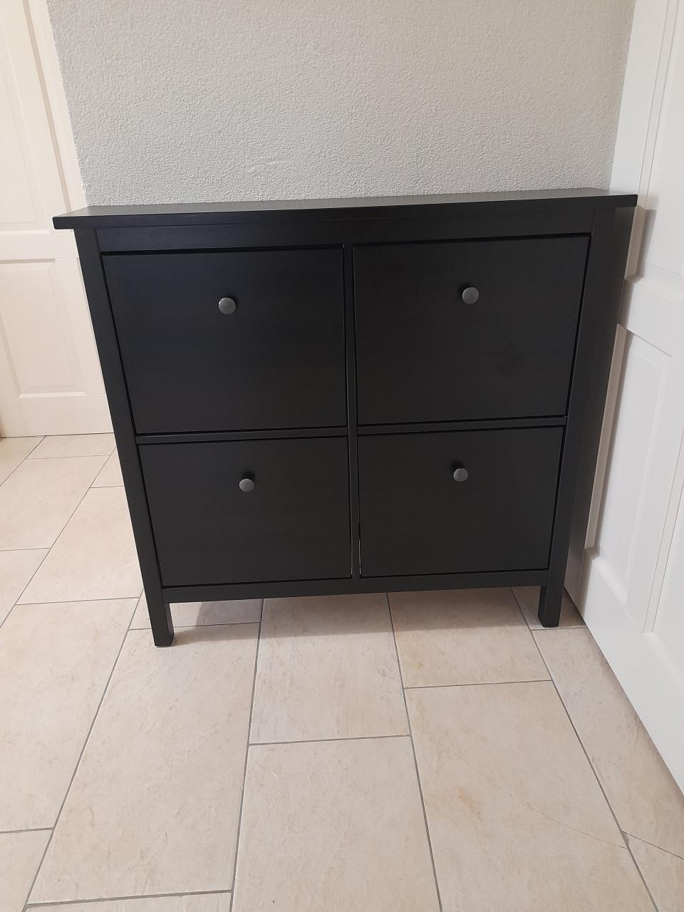 Schoenenkast 106 x 22 x 100,5 H ( in goede nette staat )