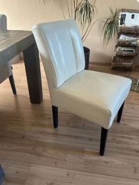 Mooie eetstoelen, merk Henders & Hazel. 4 roomwit leder, 2 gemeleerd stof