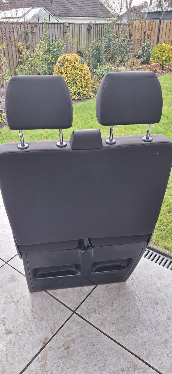 Tweezitsbank, bijrijdersbank T5/T6