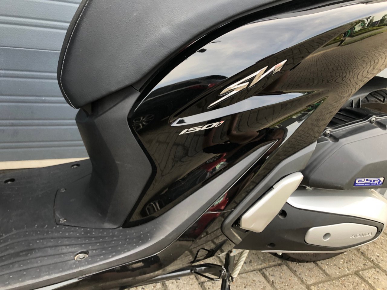 Als nieuwe Honda SH150i ABS uit 2020, nog geen 1600 km!!, topkoffer €3700,-