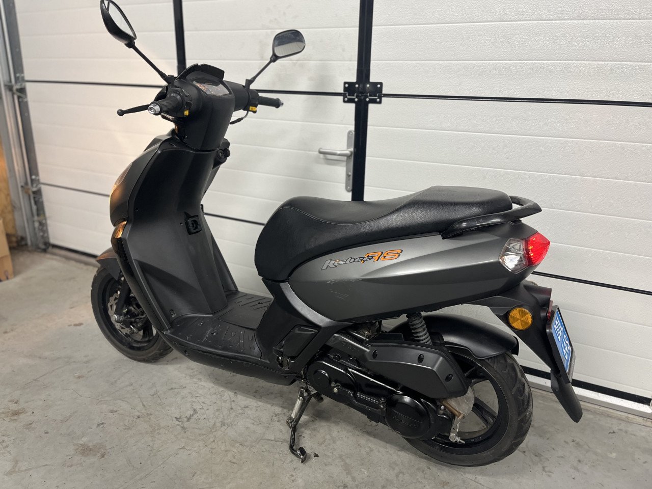 Peugeot Kisbee RS 2015 snor scooter