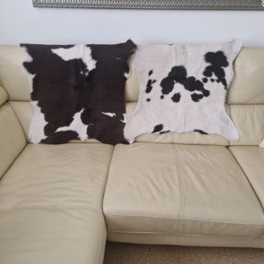 2 kalfshuiden voor decoratie
