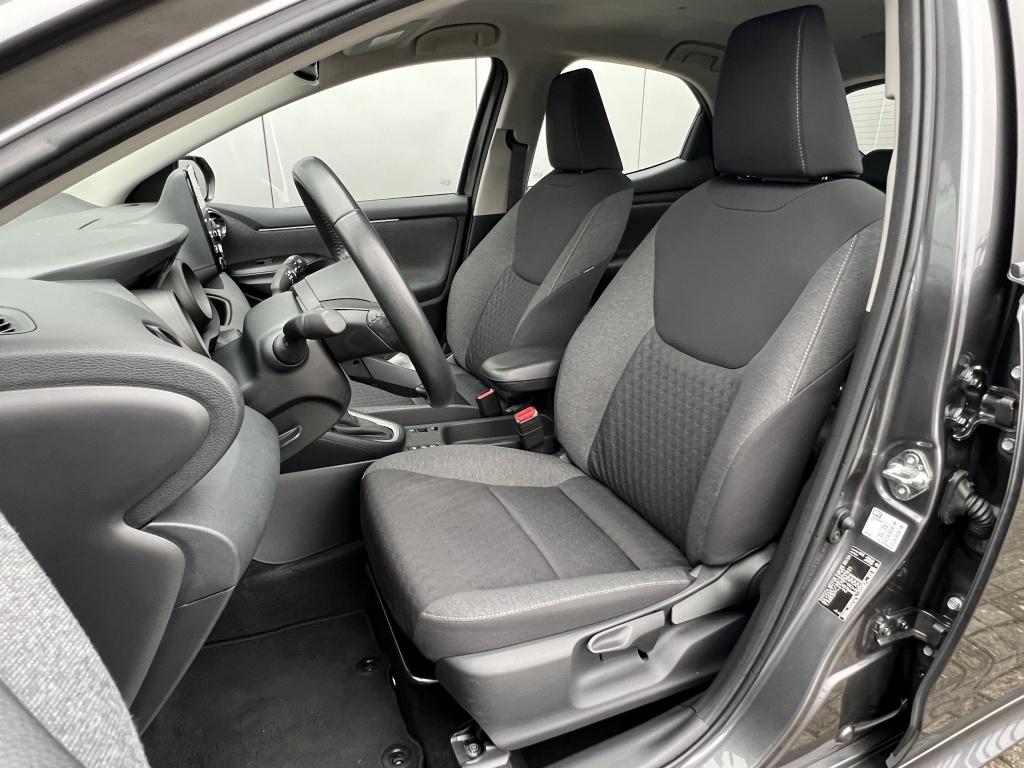 Toyota Yaris 1.5 hyb. 115 first | stoelverwarming | all seasonbanden