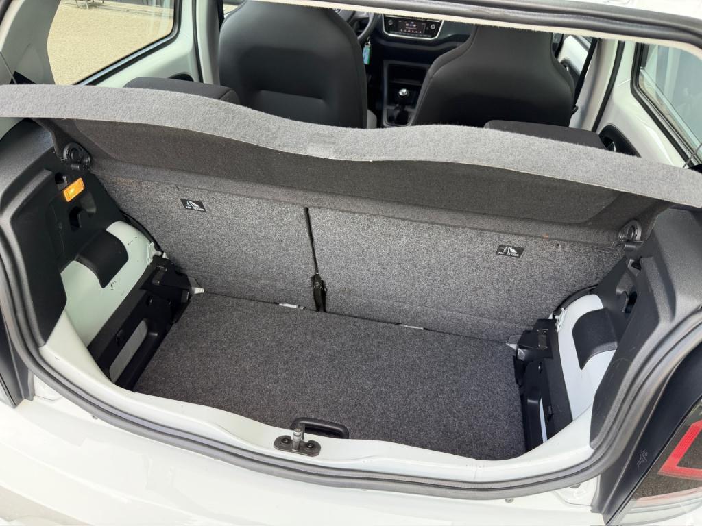 Volkswagen UP! 1.0 5-deurs | camera | cruise | airco | bluetooth | pdc | ri