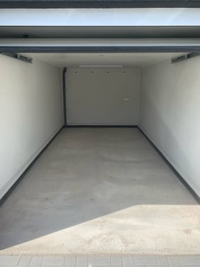GARAGES TE HUUR TE OOSTBURG, BROUWERIJSTRAAT 45
