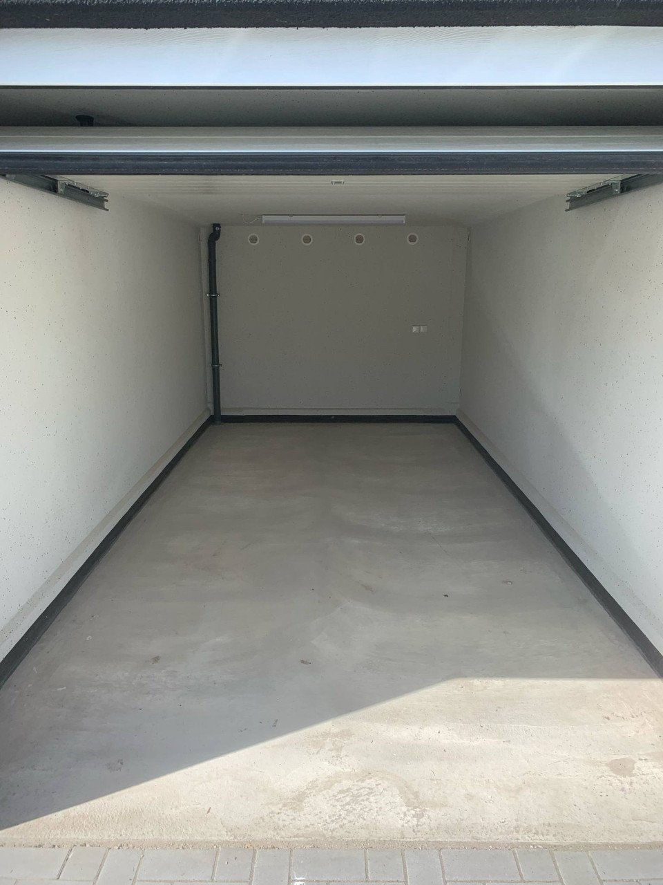 GARAGES TE HUUR TE OOSTBURG, BROUWERIJSTRAAT 45