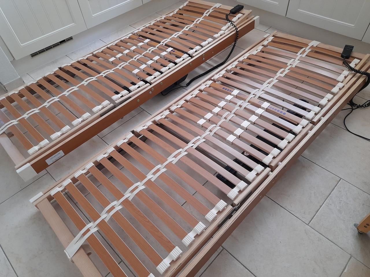 2 x 80 x 200 Elektrisch verstelbare lattenbodems (in goede nette staat)