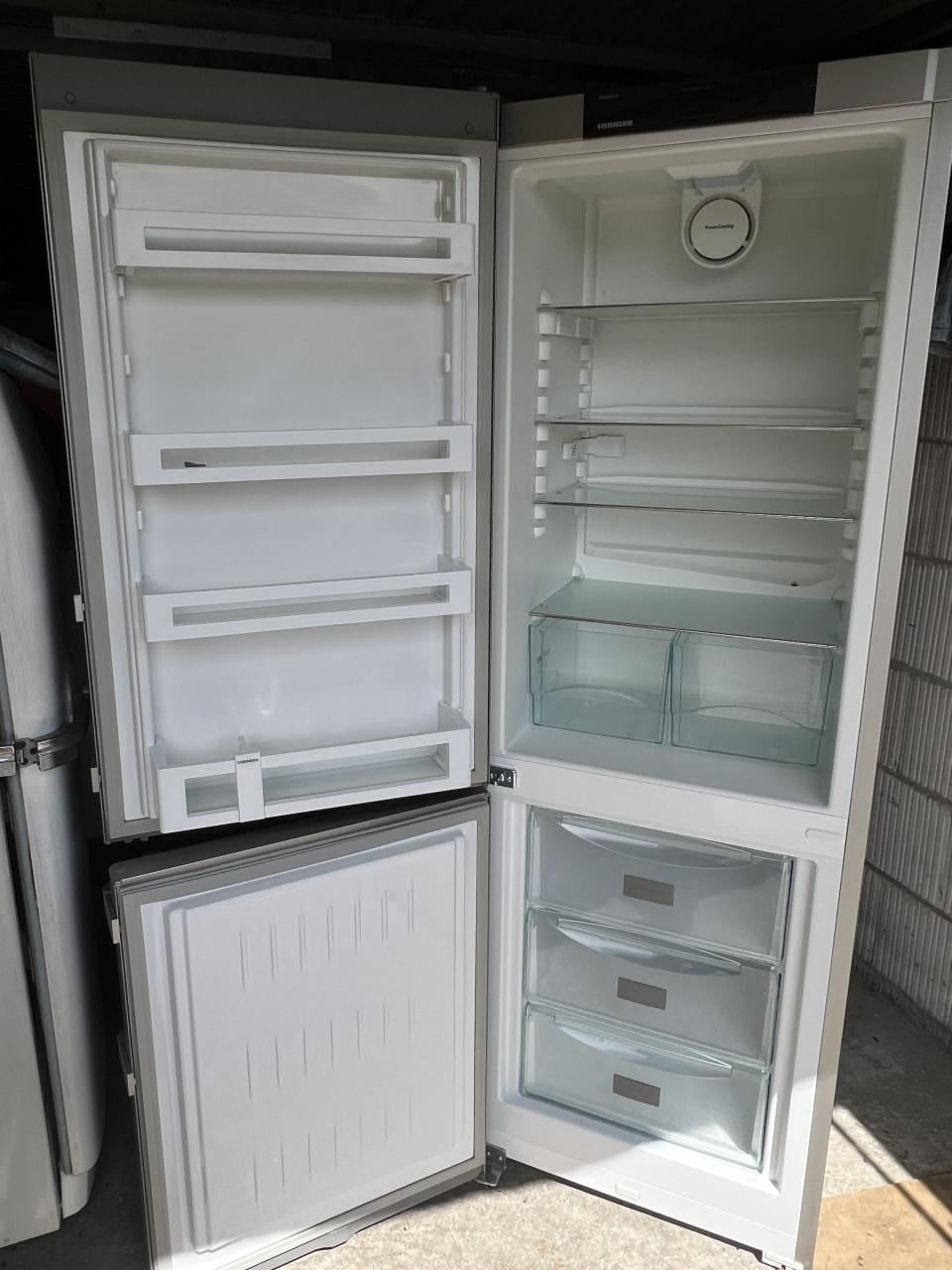 Liebherr RVS A+++ koel vries combinatie koelkast vriezer 180x61x66 cm. HBD.