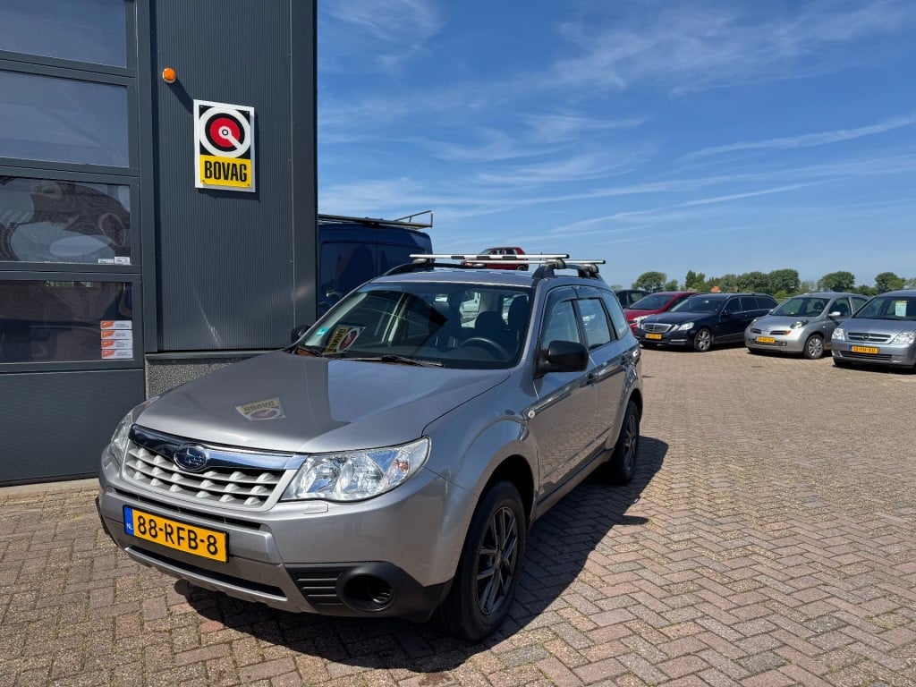 Subaru Forester 2.0 x intro