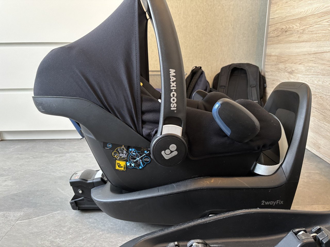 Maxi Cosi met 2 isofix bases