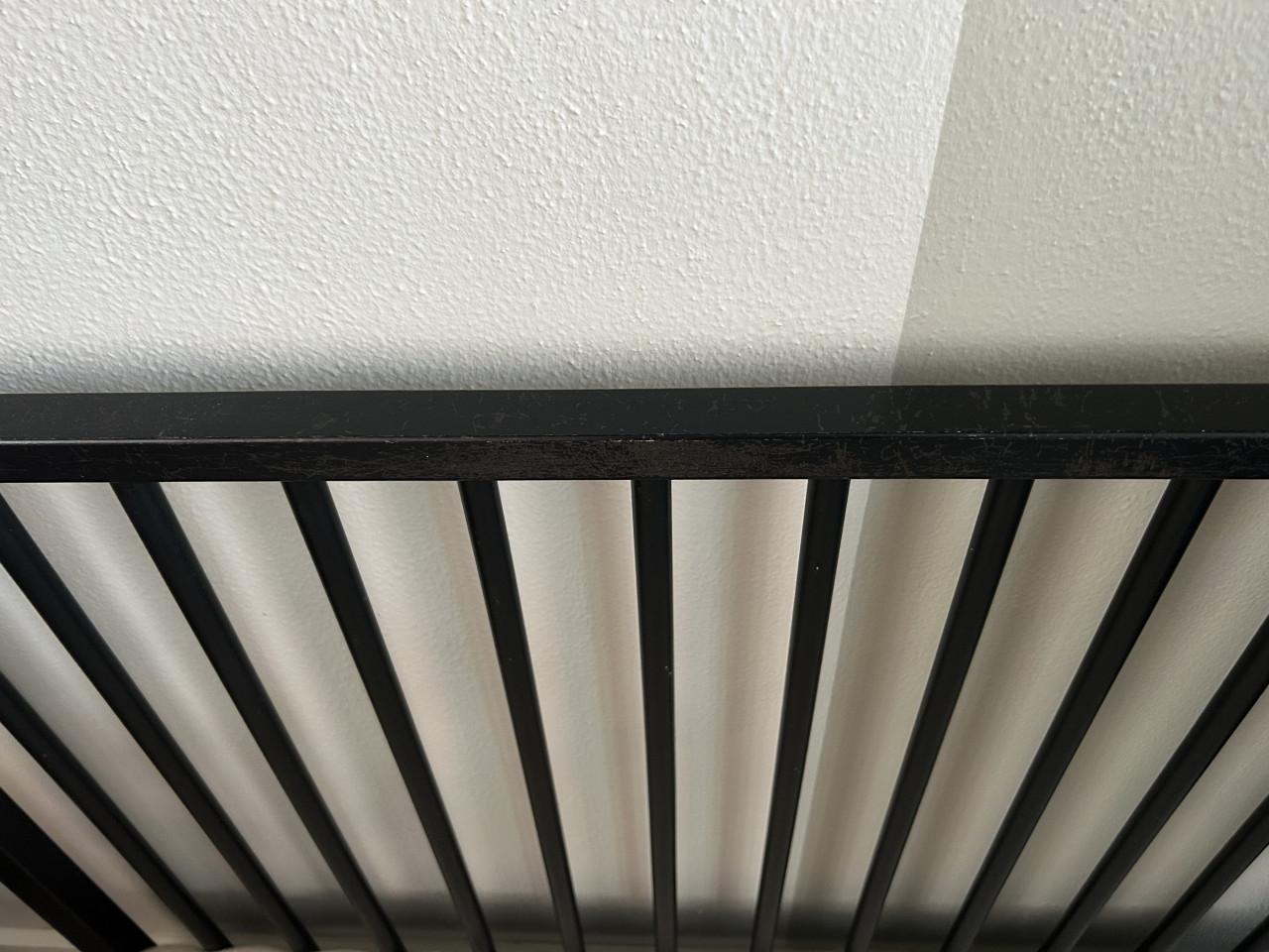 Zwarte box met boxmatras