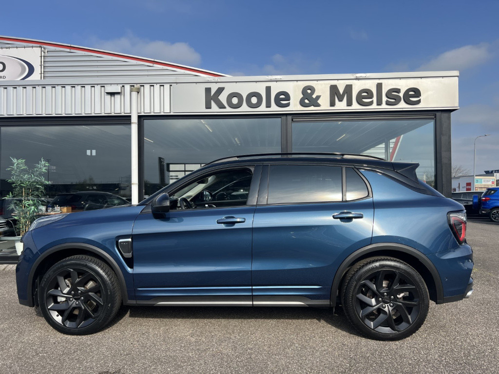 Lynk & Co 01 1.5 261pk plug in hybrid , zwarte velgen , panodak , 360 camer
