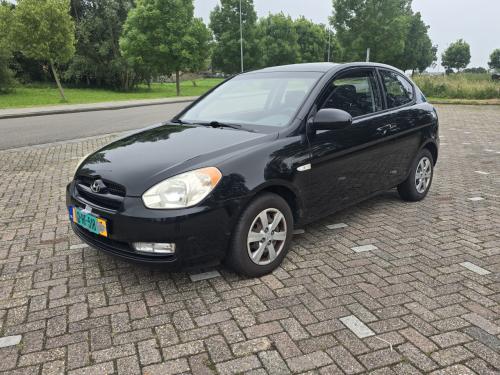 Hyundai Accent 1.4i Dynamic [12 maanden apk en een onderhoudsbeurt]