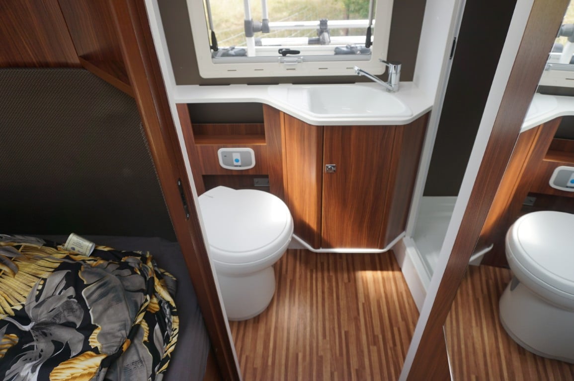 Adria Coral Supreme S 670 SL T 2015 met 38.000km euro 5