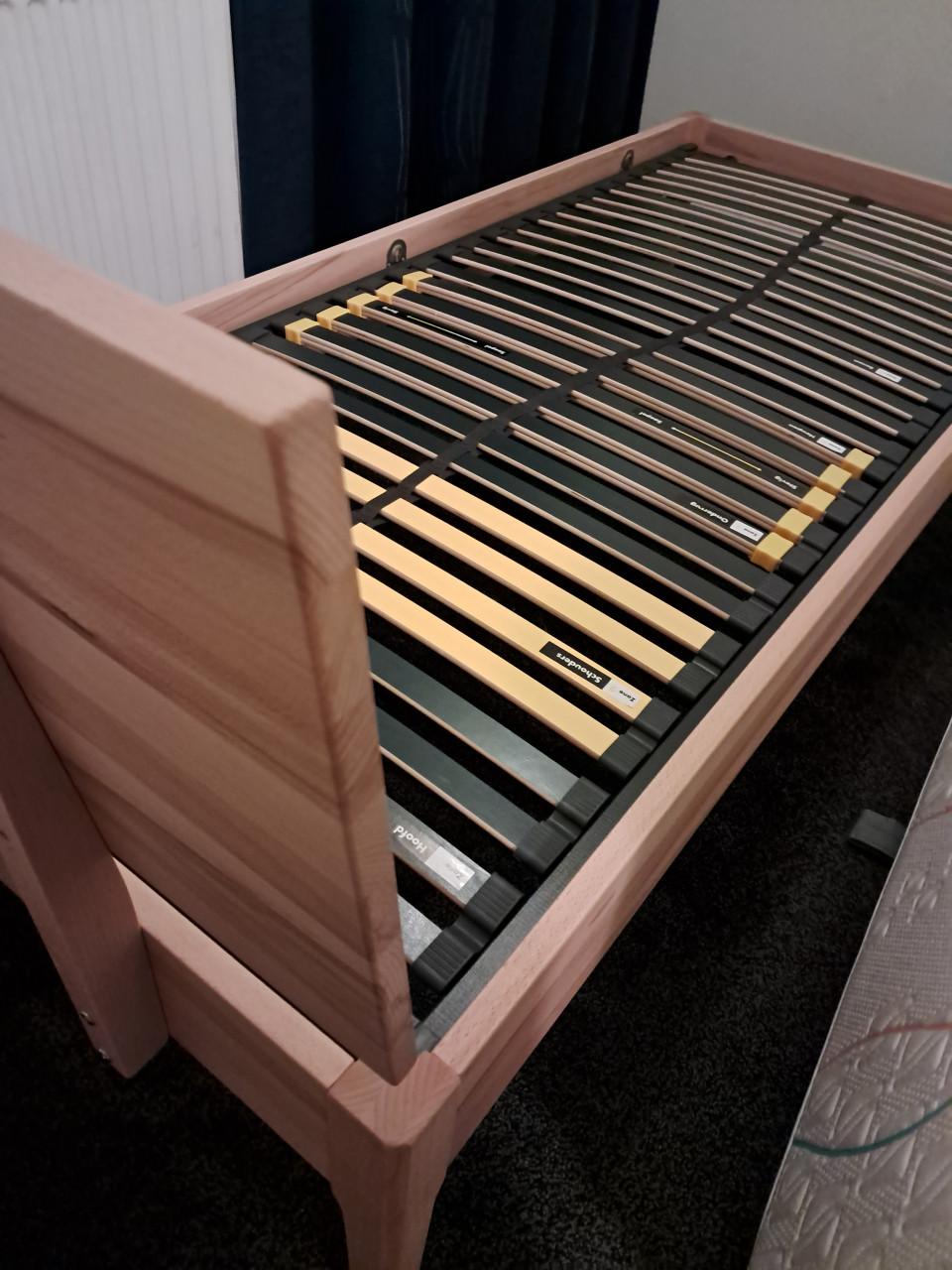 Massief houten bed inclusief lattenbodem