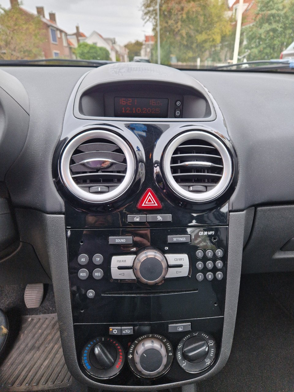 Opel Corsa D 1.2 16v Edition 2009 benzine/airco/cruise/elek. ramen
