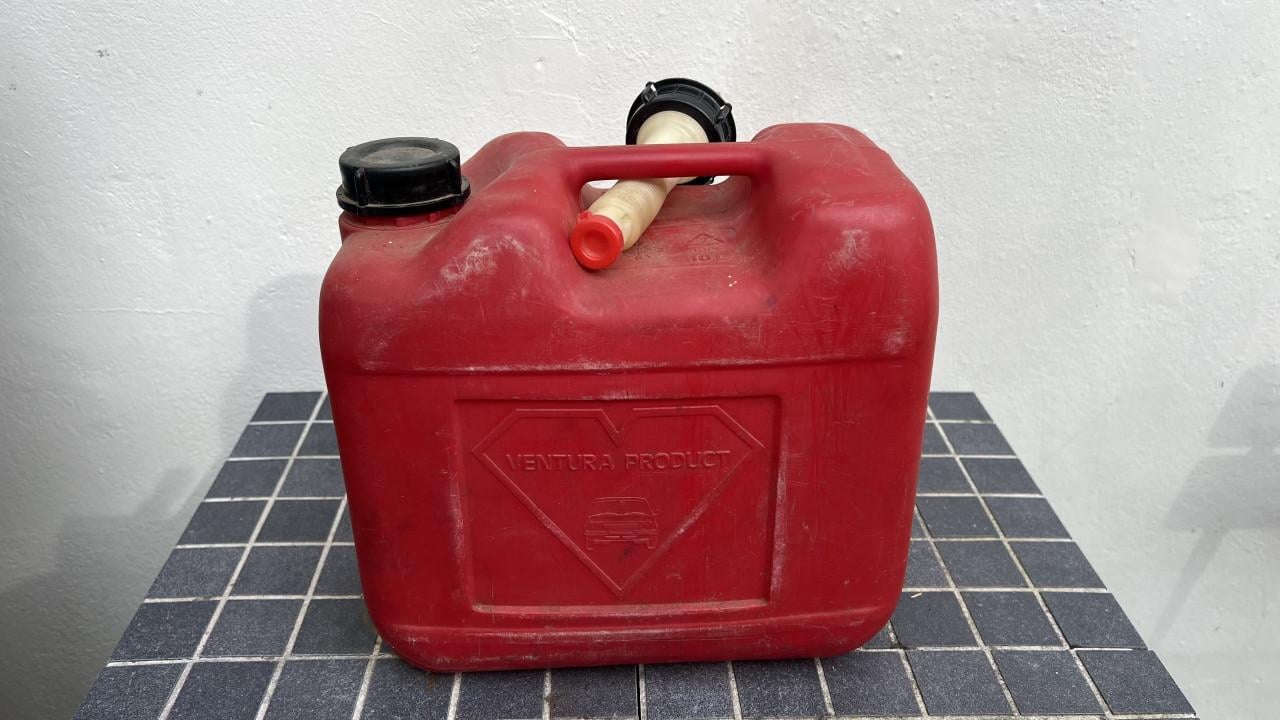 Stevige kunststof brandstof jerrycans met anti-overlooptrechter