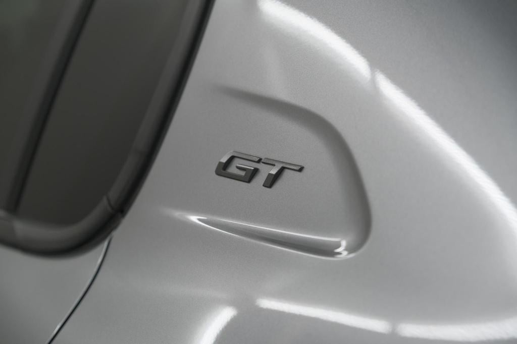 Peugeot 208 1.2 hybrid 145 e-dcs6 gt | alcantara pakket | camera | apple ca