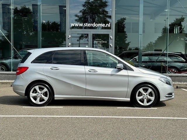 Mercedes-Benz B-Klasse 180 ambition l leder twin l airco l becker map pilot