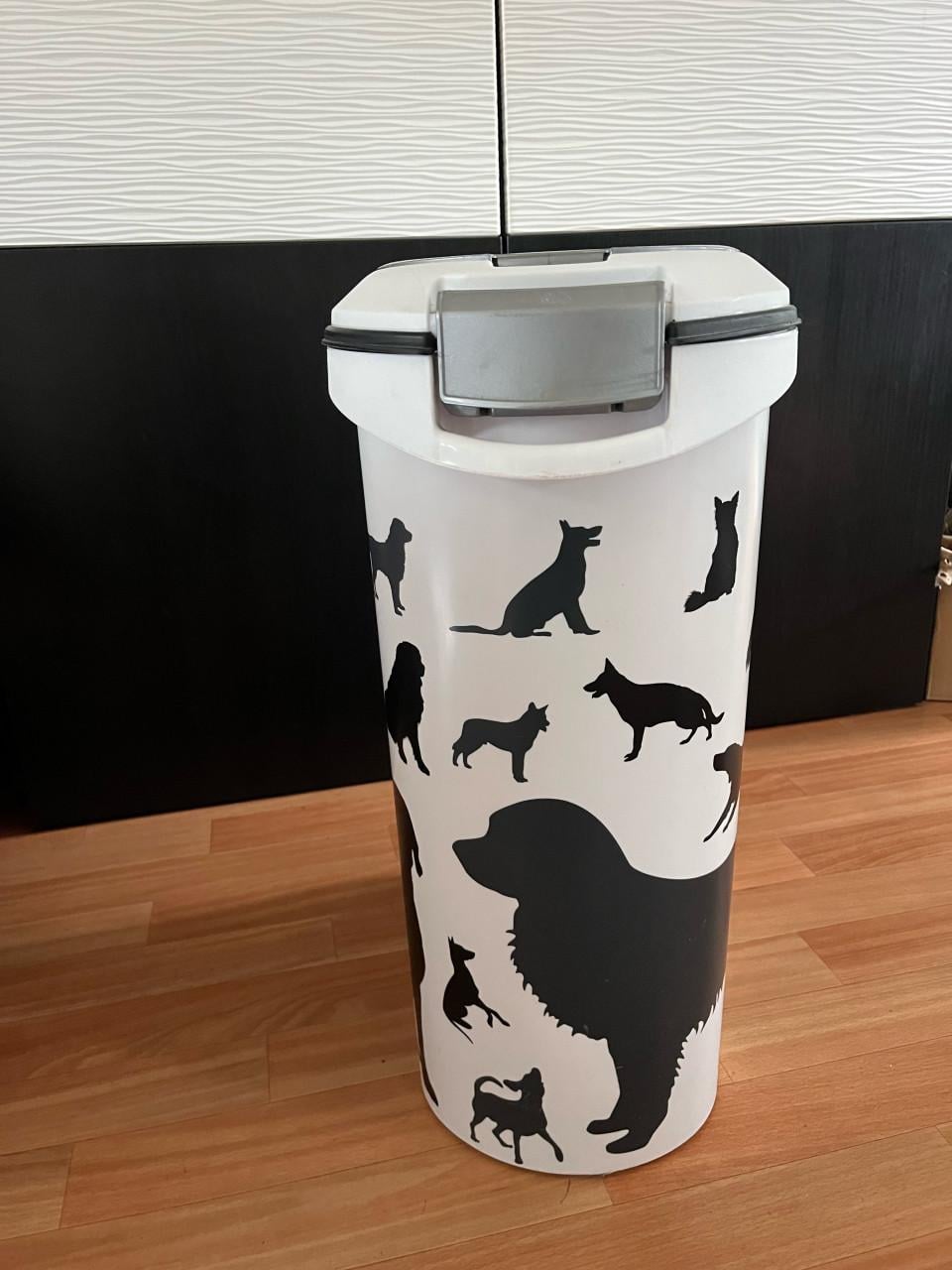 Honden voercontainer