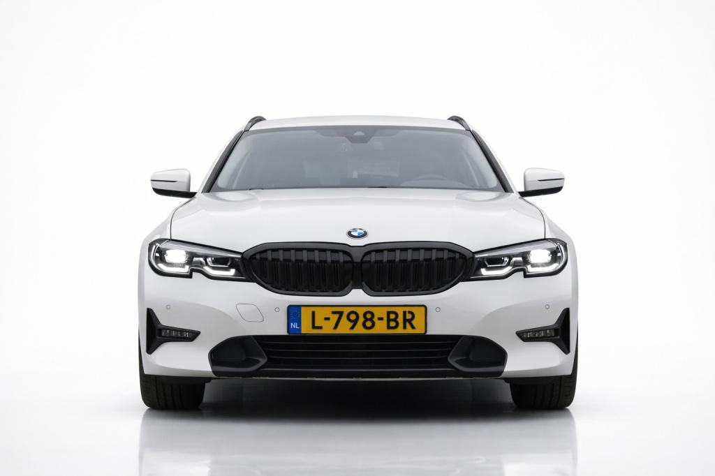 BMW 3-serie touring 318i high executive sport line | trekhaak | apple carpl