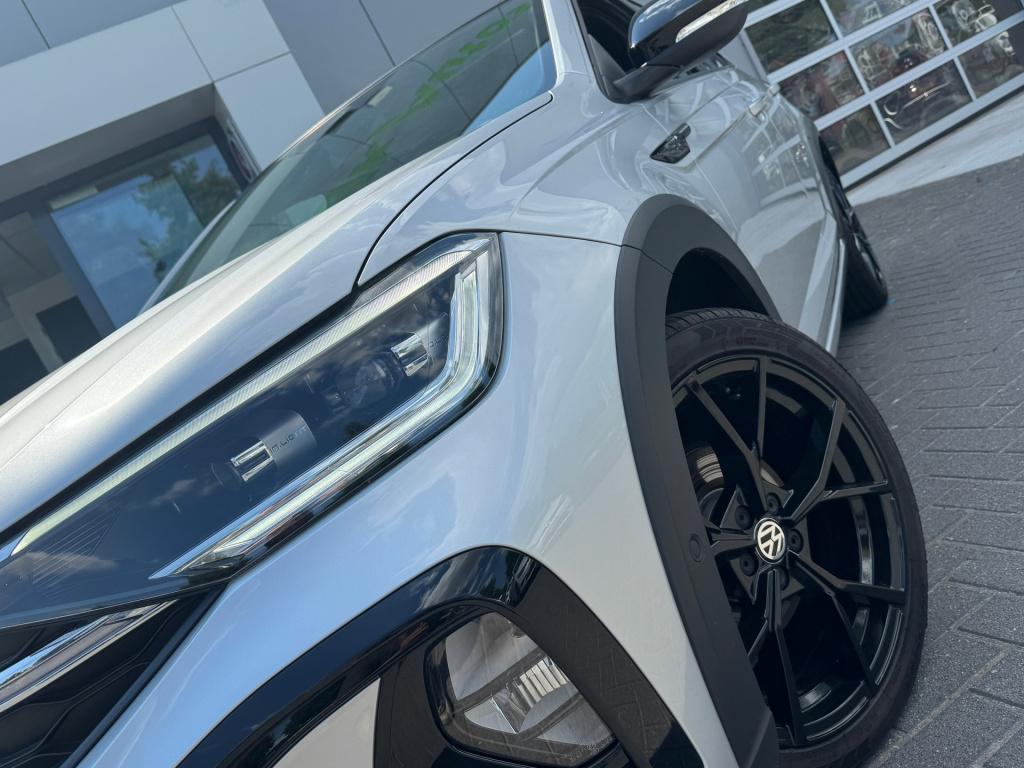 Volkswagen Taigo 1.0 tsi r-line * panoramadak * carplay * acc * clima