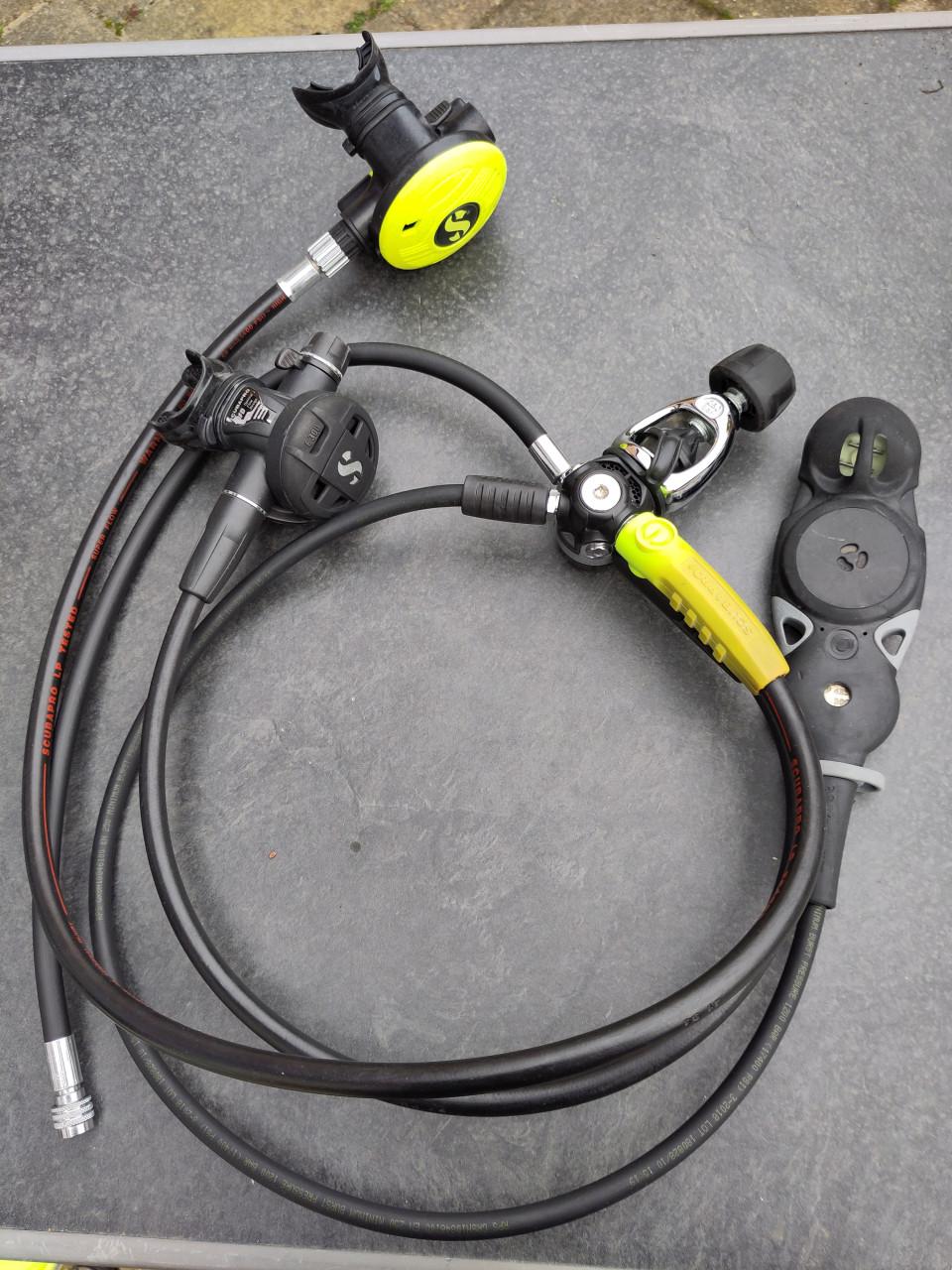 Duikset te koop: fles (gekeurd), Cressi jacket en Scubapro ademautomaat