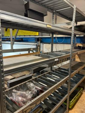 Industriële magazijnstellingen, verzinkt en degelijk uitgevoerd.