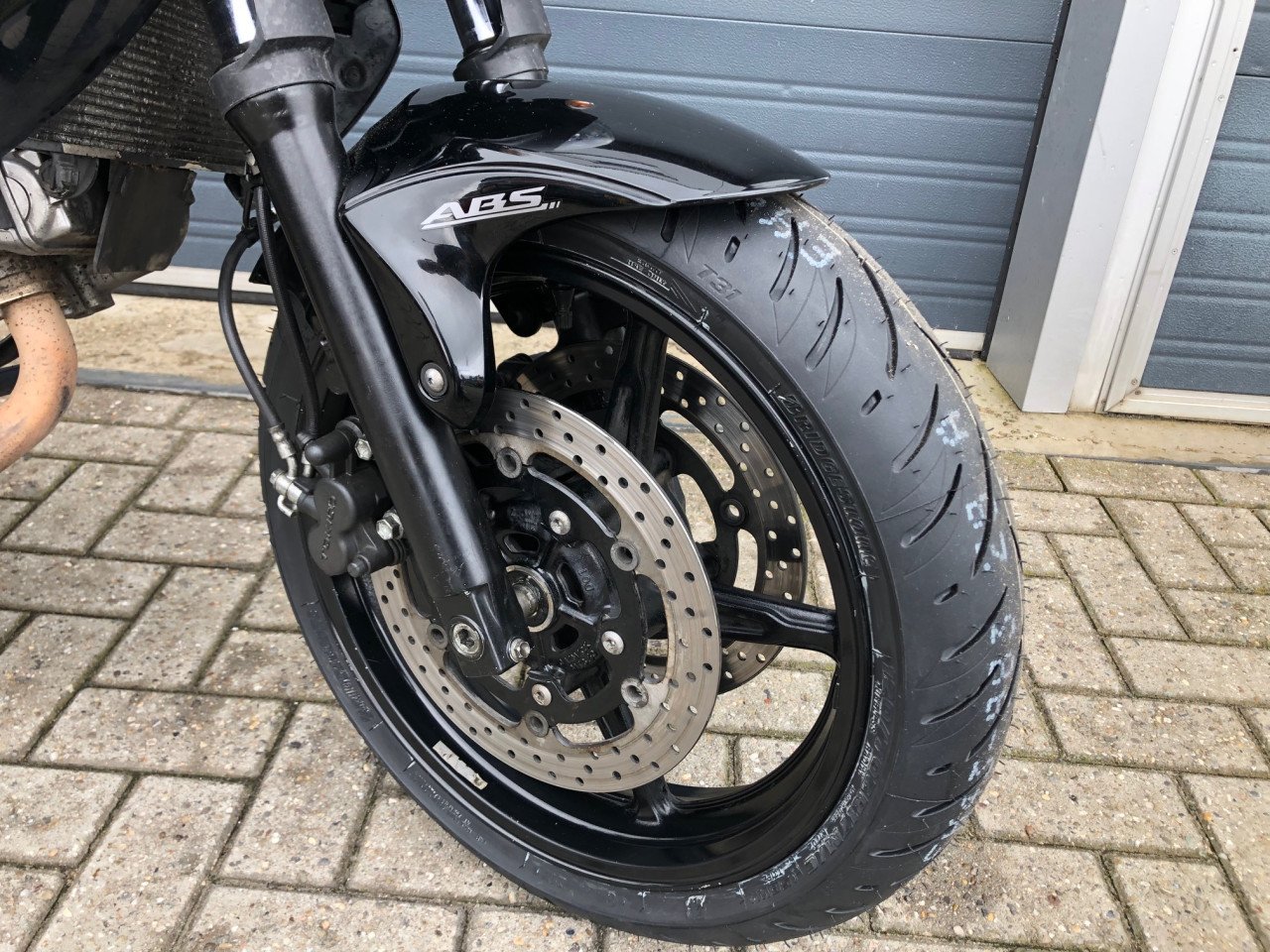 Suzuki Gladius 650 met ABS uit 2013, net onderhoud gehad, nwe banden €3250-